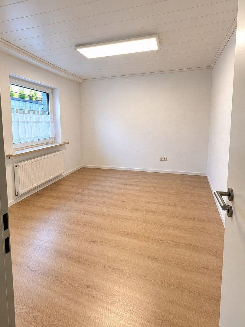 Pronájem bytu 4+1 114 m², Seebachweg 27, Erlangen, Bavorsko Pronájem bytu 4+1 114 m², Seebachweg 27, Erlangen, Bavorsko