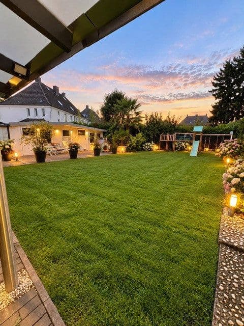 Prodej domu 175 m², pozemek 445 m², Castroper Hellweg 171, Bochum, Severní Porýní-Vestfálsko Prodej domu 175 m², pozemek 445 m², Castroper Hellweg 171, Bochum, Severní Porýní-Vestfálsko