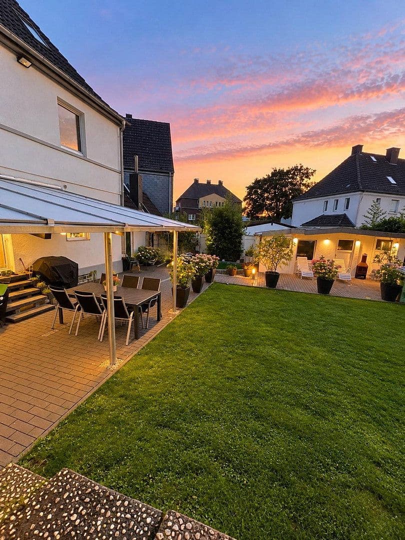 Prodej domu 175 m², pozemek 445 m², Castroper Hellweg 171, Bochum, Severní Porýní-Vestfálsko Prodej domu 175 m², pozemek 445 m², Castroper Hellweg 171, Bochum, Severní Porýní-Vestfálsko