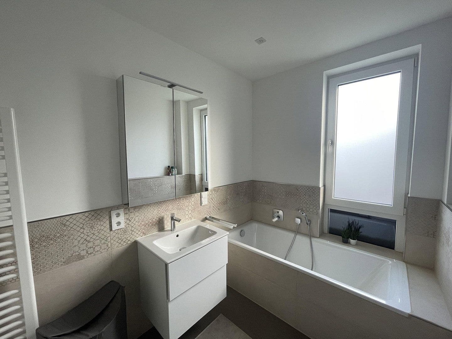 Pronájem bytu 3+1 96 m², Sankt Augustin, Severní Porýní-Vestfálsko Pronájem bytu 3+1 96 m², Sankt Augustin, Severní Porýní-Vestfálsko