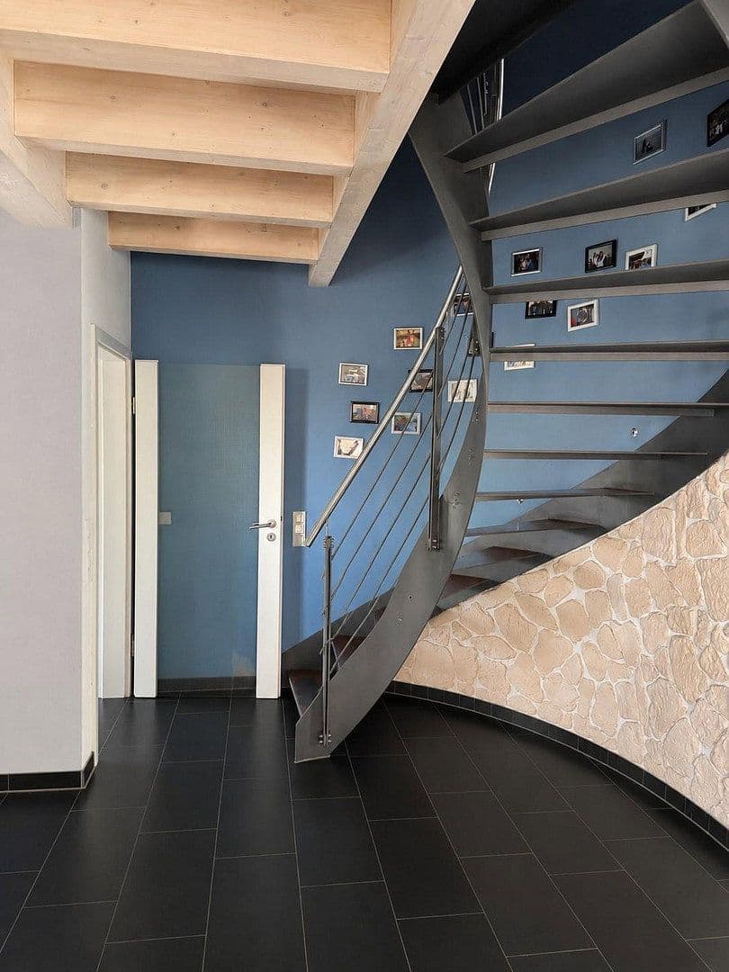 Prodej domu 160 m², pozemek 736 m², Lohfelden, Hessen Prodej domu 160 m², pozemek 736 m², Lohfelden, Hessen