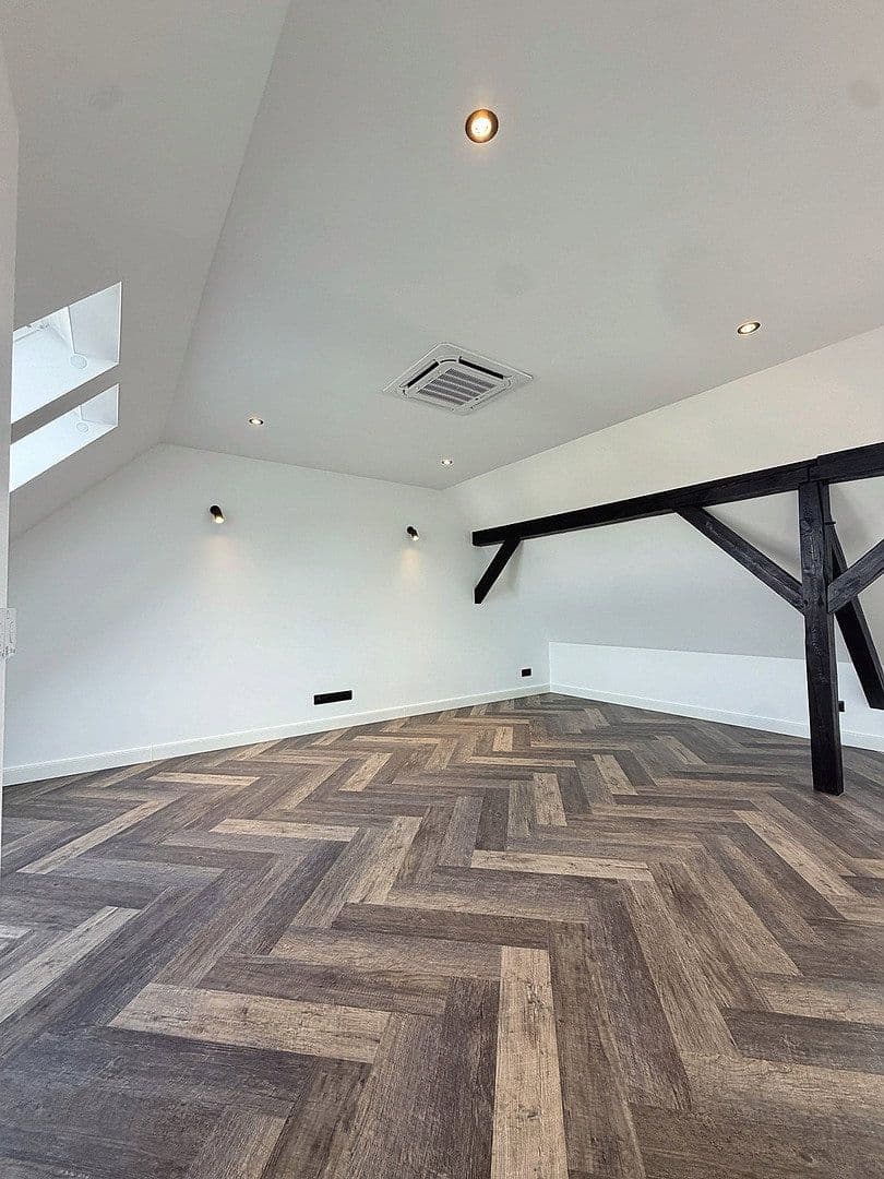 Pronájem bytu 4+1 117 m², Dresdener Str. 18, Spremberg, Braniborsko Pronájem bytu 4+1 117 m², Dresdener Str. 18, Spremberg, Braniborsko