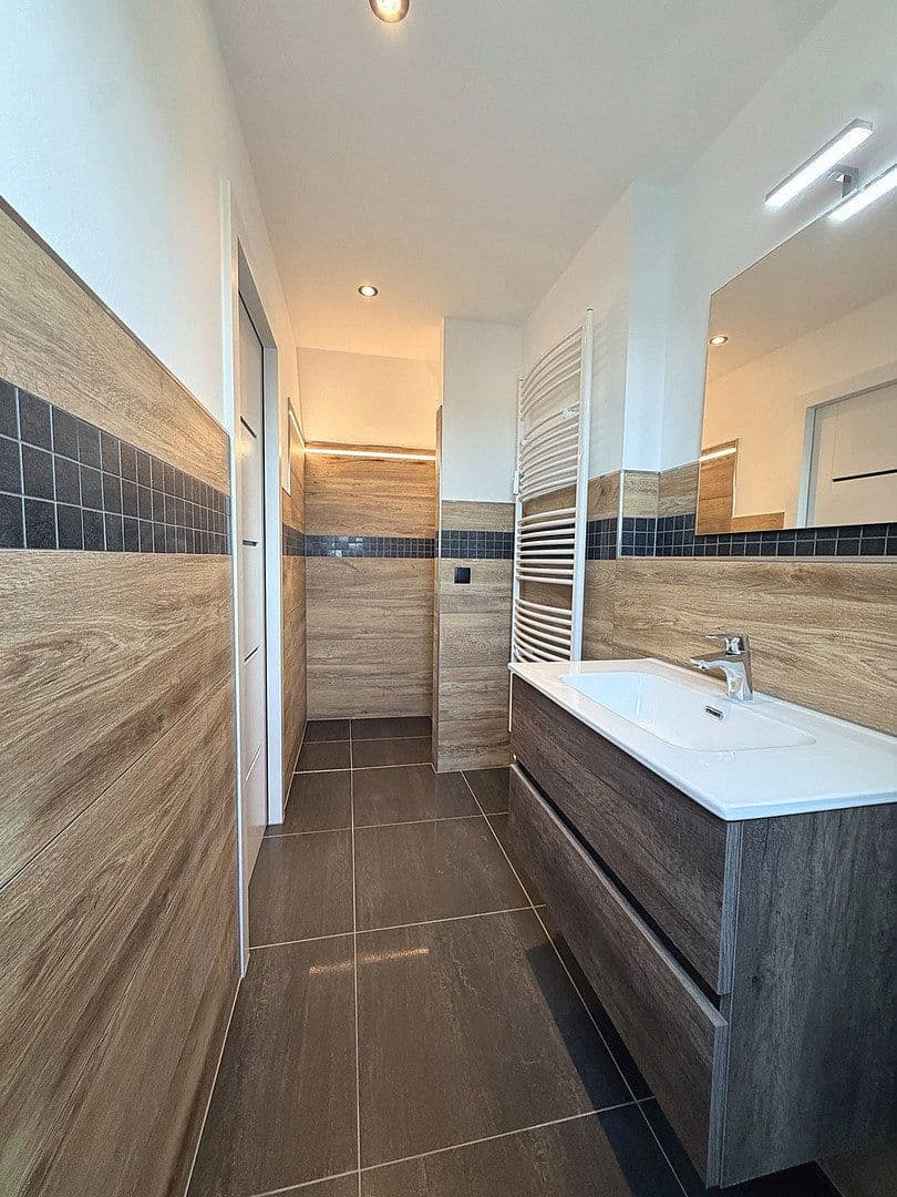 Pronájem bytu 4+1 117 m², Dresdener Str. 18, Spremberg, Braniborsko Pronájem bytu 4+1 117 m², Dresdener Str. 18, Spremberg, Braniborsko