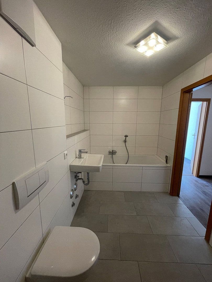 Pronájem bytu 2+1 68 m², Öhringen, Bádensko-Württembersko Pronájem bytu 2+1 68 m², Öhringen, Bádensko-Württembersko