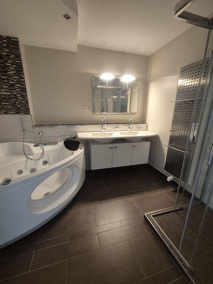 Prodej domu 130 m², pozemek 279 m², Dortmund, Severní Porýní-Vestfálsko Prodej domu 130 m², pozemek 279 m², Dortmund, Severní Porýní-Vestfálsko