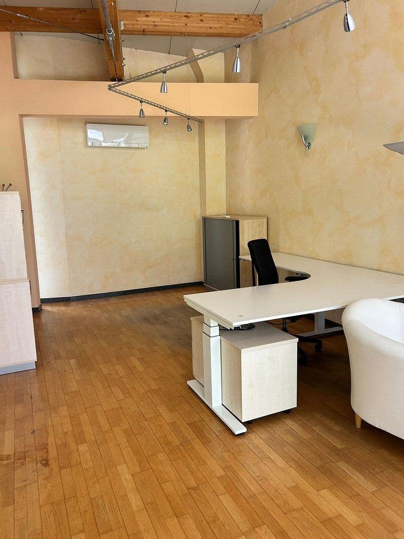 Pronájem kanceláře 571 m², Jesenwanger Strasse 50, Grafrath, Bavorsko Pronájem kanceláře 571 m², Jesenwanger Strasse 50, Grafrath, Bavorsko
