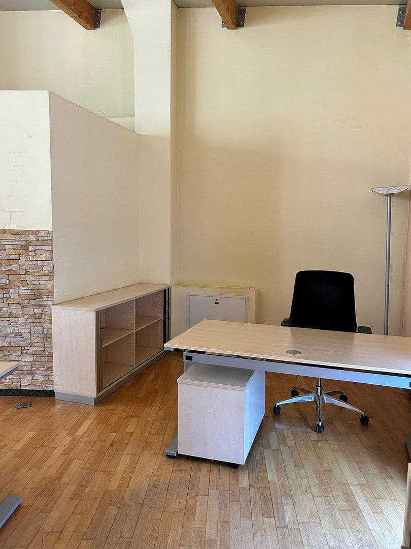 Pronájem kanceláře 571 m², Jesenwanger Strasse 50, Grafrath, Bavorsko Pronájem kanceláře 571 m², Jesenwanger Strasse 50, Grafrath, Bavorsko
