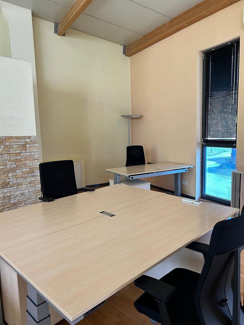 Pronájem kanceláře 571 m², Jesenwanger Strasse 50, Grafrath, Bavorsko Pronájem kanceláře 571 m², Jesenwanger Strasse 50, Grafrath, Bavorsko
