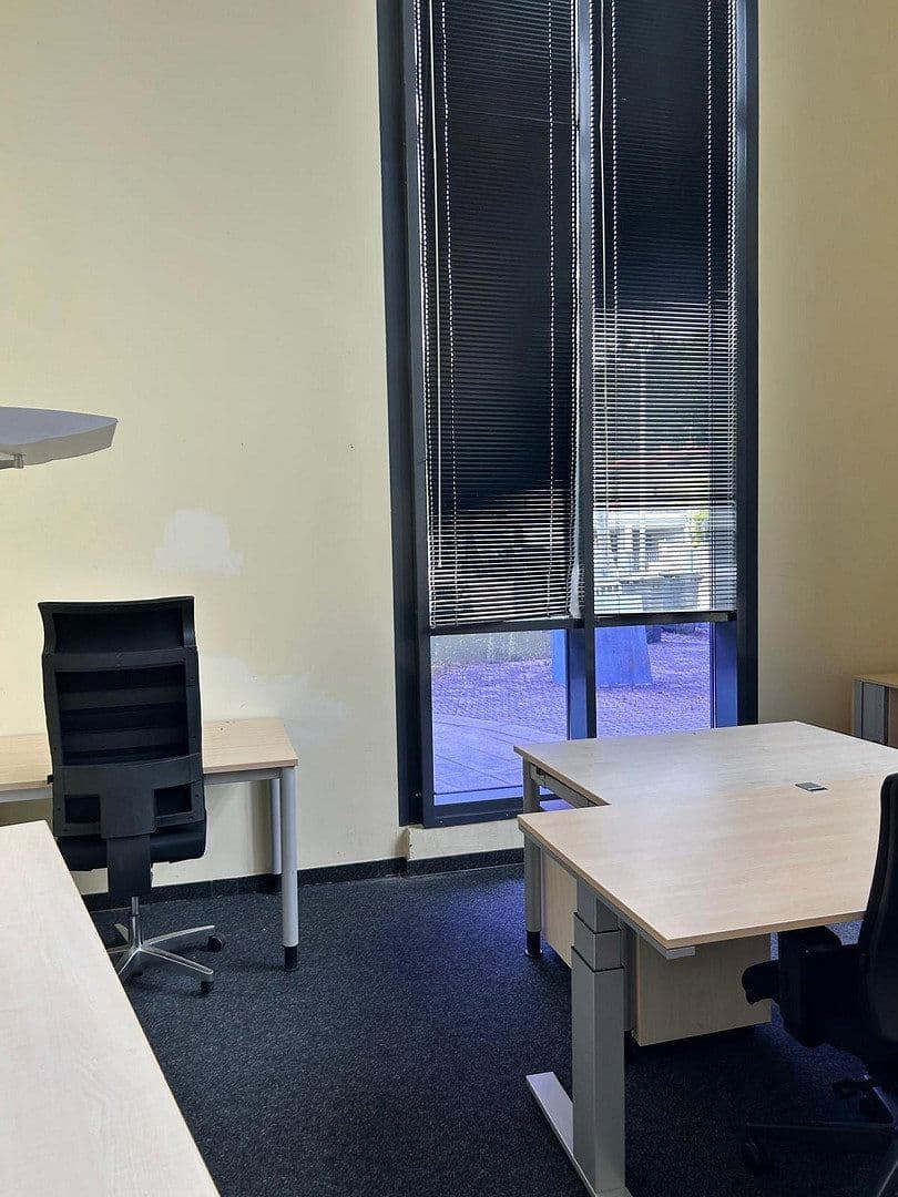 Pronájem kanceláře 571 m², Jesenwanger Strasse 50, Grafrath, Bavorsko Pronájem kanceláře 571 m², Jesenwanger Strasse 50, Grafrath, Bavorsko