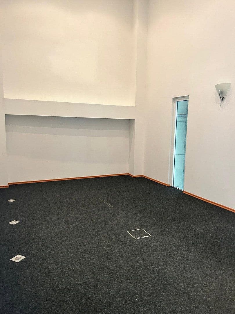 Pronájem kanceláře 571 m², Jesenwanger Strasse 50, Grafrath, Bavorsko Pronájem kanceláře 571 m², Jesenwanger Strasse 50, Grafrath, Bavorsko