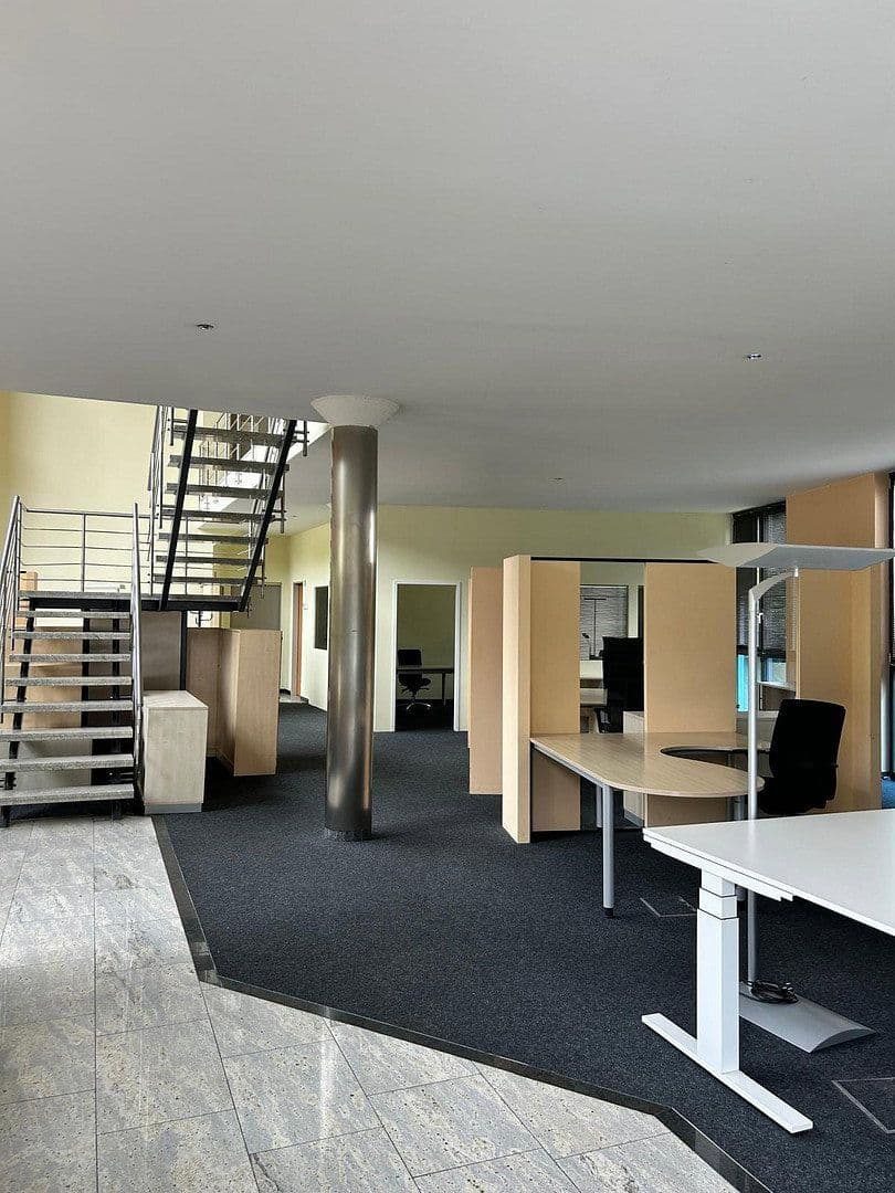Pronájem kanceláře 571 m², Jesenwanger Strasse 50, Grafrath, Bavorsko Pronájem kanceláře 571 m², Jesenwanger Strasse 50, Grafrath, Bavorsko