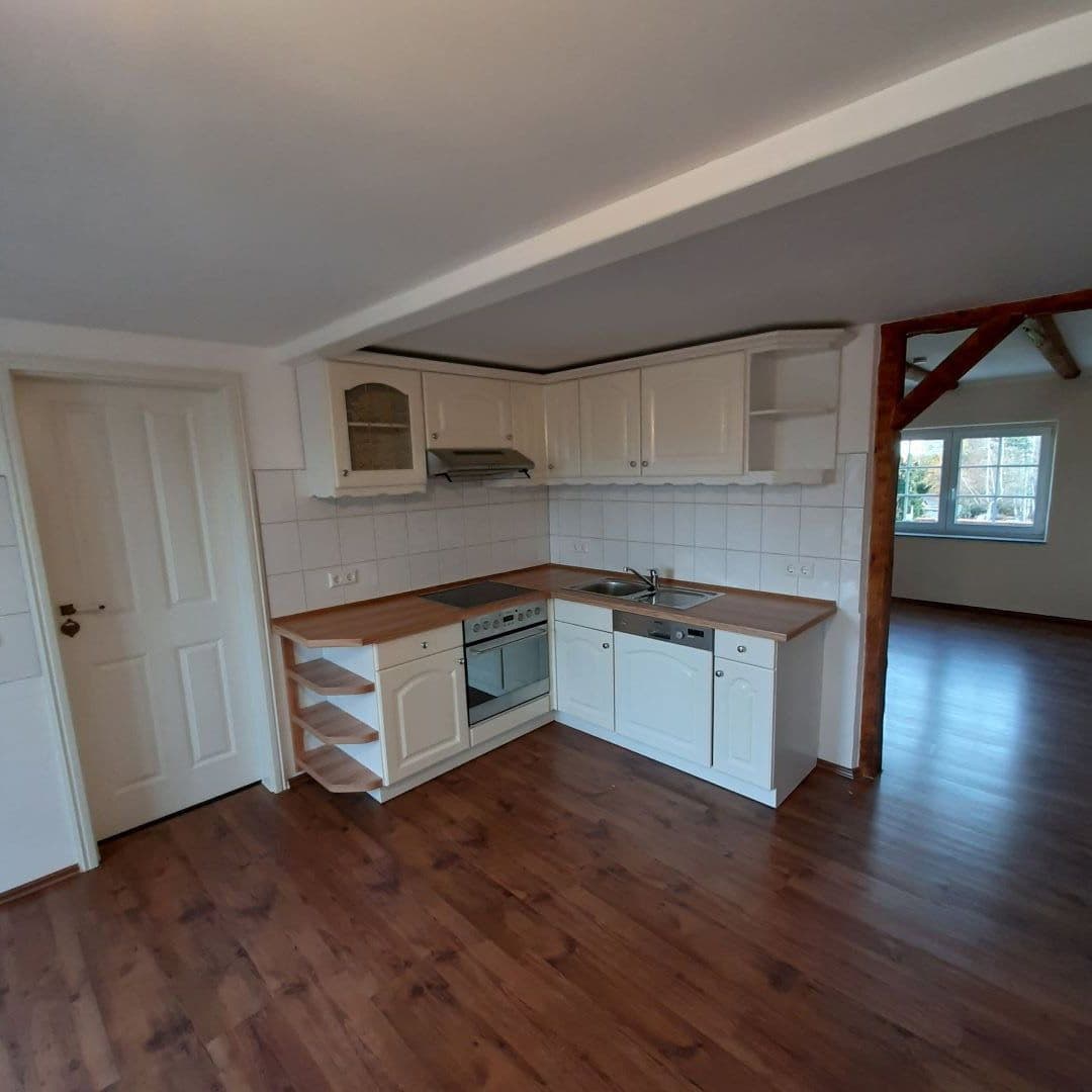 Prodej bytu 3+1 67 m², Hohensteiner Straße 66, Limbach-Oberfrohna, Sasko Prodej bytu 3+1 67 m², Hohensteiner Straße 66, Limbach-Oberfrohna, Sasko