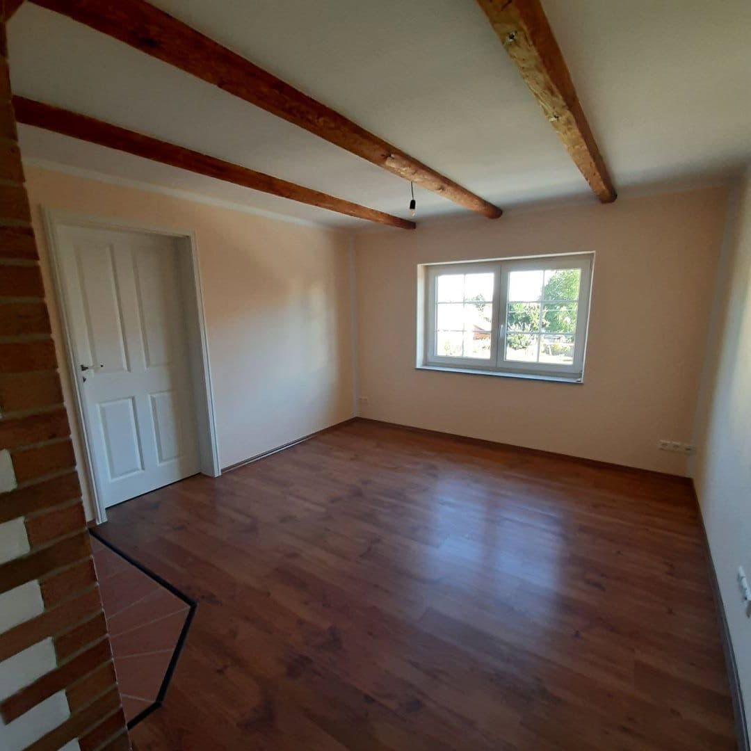 Prodej bytu 3+1 67 m², Hohensteiner Straße 66, Limbach-Oberfrohna, Sasko Prodej bytu 3+1 67 m², Hohensteiner Straße 66, Limbach-Oberfrohna, Sasko