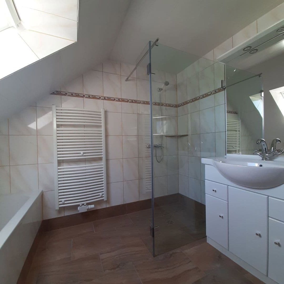 Prodej bytu 3+1 67 m², Hohensteiner Straße 66, Limbach-Oberfrohna, Sasko Prodej bytu 3+1 67 m², Hohensteiner Straße 66, Limbach-Oberfrohna, Sasko