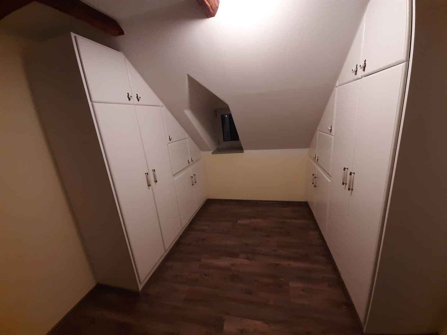 Prodej bytu 3+1 67 m², Hohensteiner Straße 66, Limbach-Oberfrohna, Sasko Prodej bytu 3+1 67 m², Hohensteiner Straße 66, Limbach-Oberfrohna, Sasko