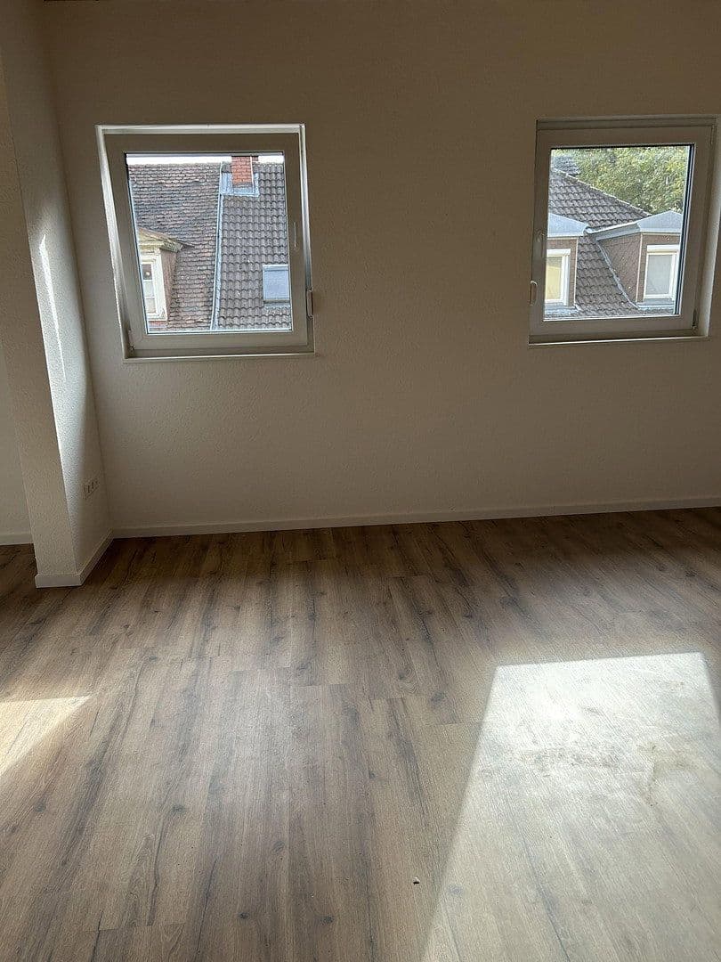 Pronájem bytu 4+1 102 m², Karlsruhe, Bádensko-Württembersko Pronájem bytu 4+1 102 m², Karlsruhe, Bádensko-Württembersko