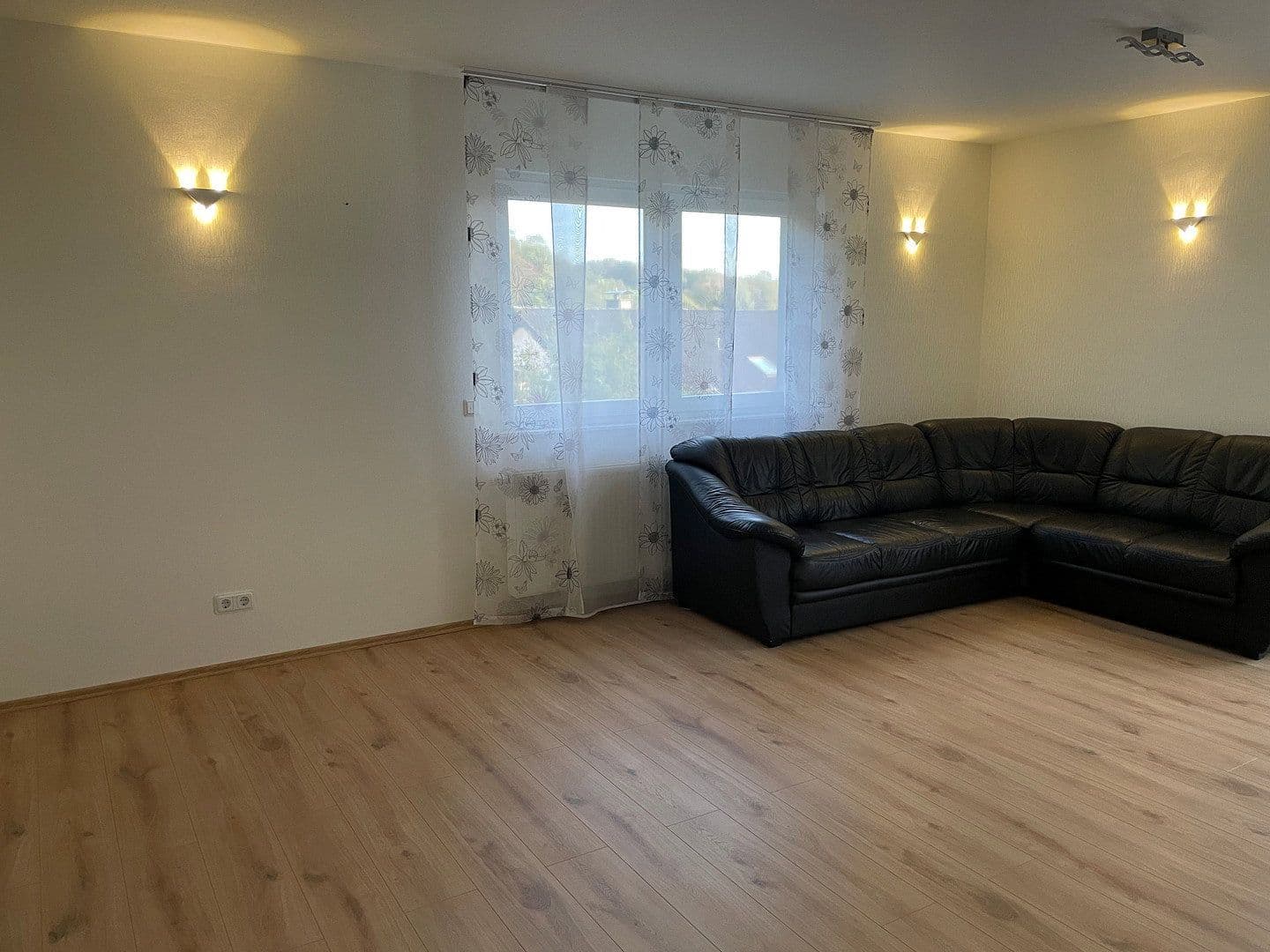 Pronájem domu 191 m², pozemek 389 m², Engelskirchen, Severní Porýní-Vestfálsko Pronájem domu 191 m², pozemek 389 m², Engelskirchen, Severní Porýní-Vestfálsko