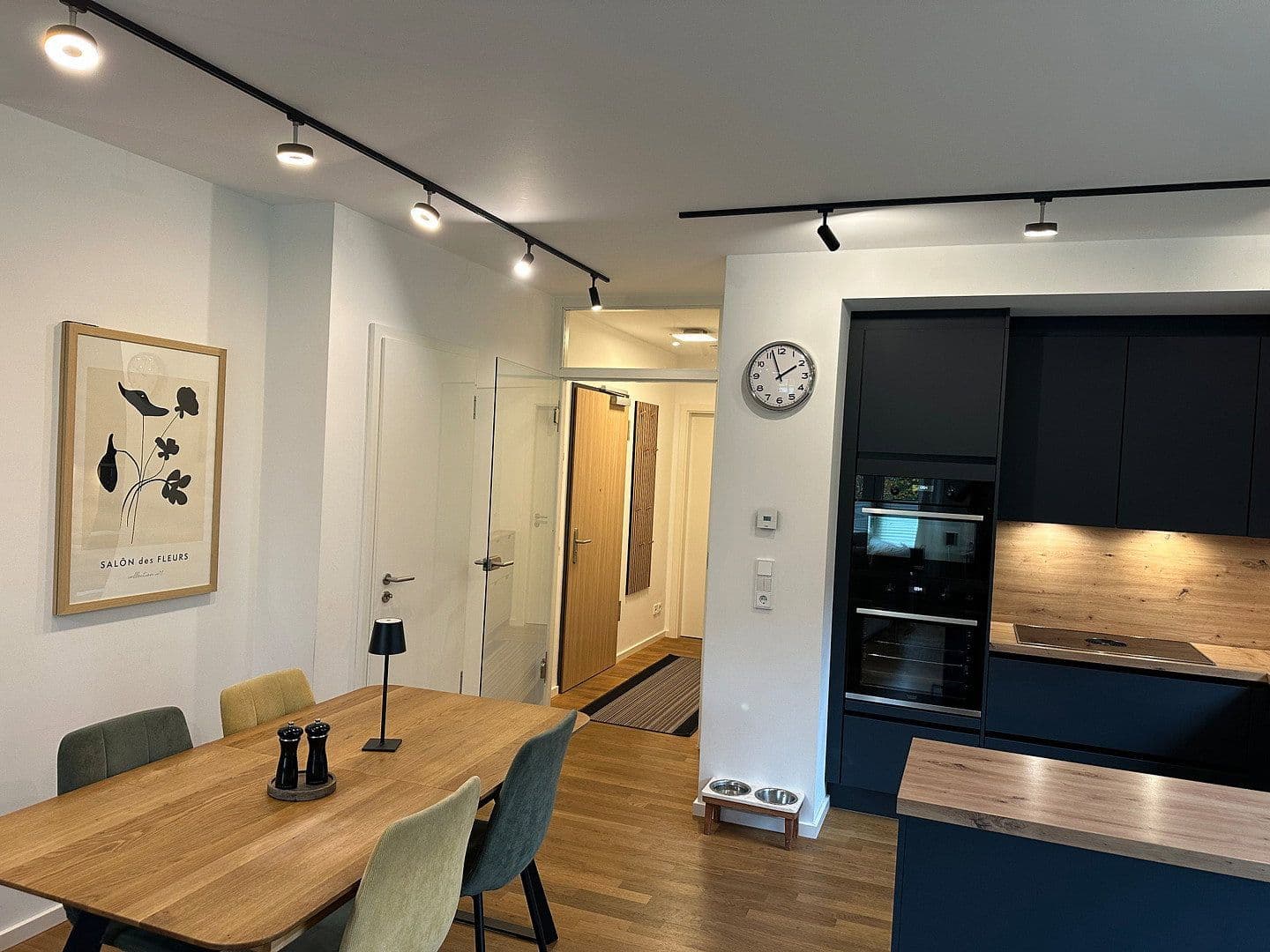 Prodej bytu 4+1 111 m², Julienne-Trouet-Platz 19, Hannover, Dolní Sasko Prodej bytu 4+1 111 m², Julienne-Trouet-Platz 19, Hannover, Dolní Sasko