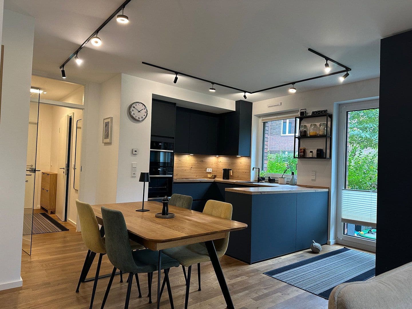 Prodej bytu 4+1 111 m², Julienne-Trouet-Platz 19, Hannover, Dolní Sasko Prodej bytu 4+1 111 m², Julienne-Trouet-Platz 19, Hannover, Dolní Sasko