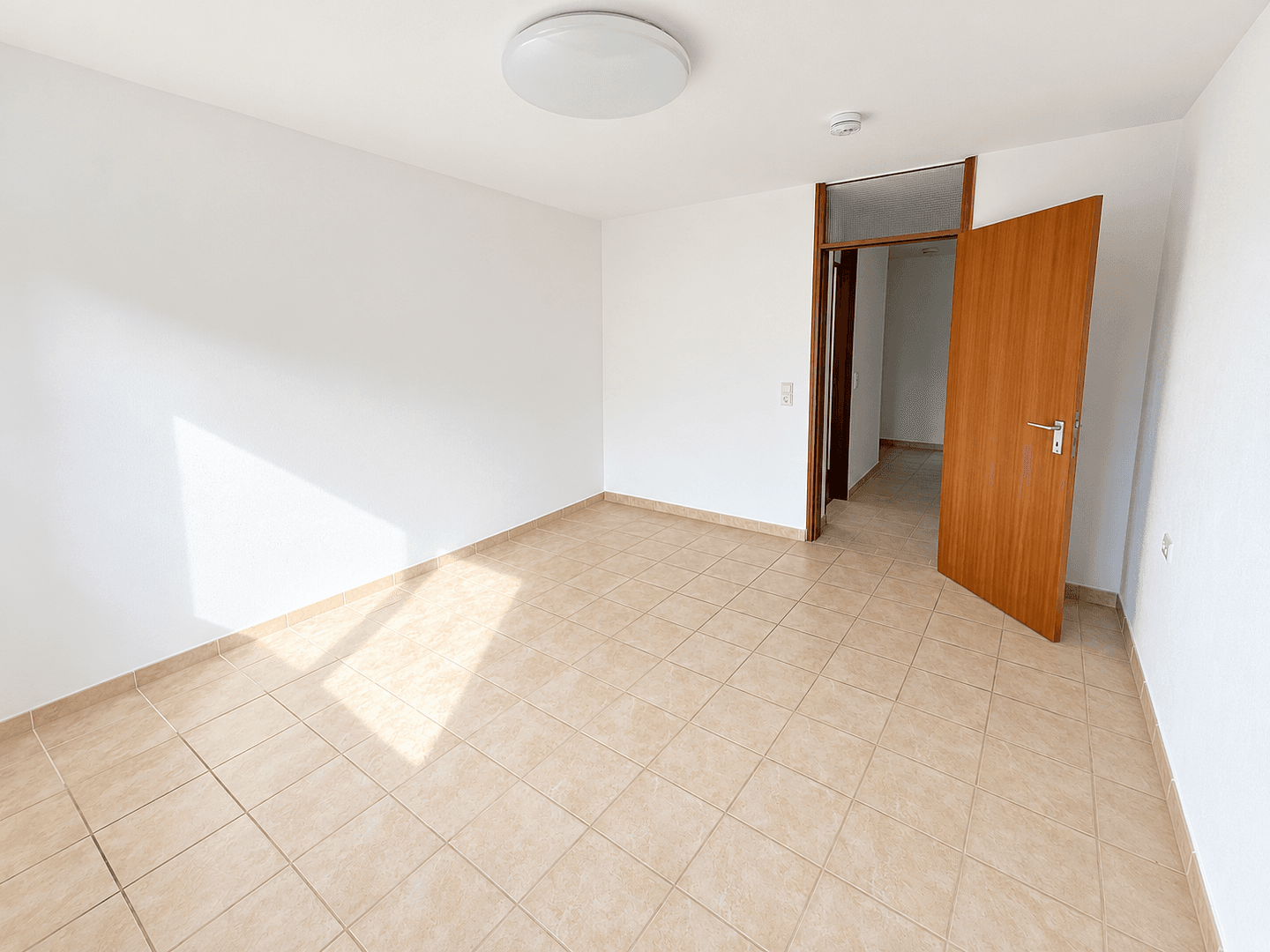 Prodej bytu 2+1 64 m², Peter-Rosegger-Straße 101, Reutlingen, Bádensko-Württembersko Prodej bytu 2+1 64 m², Peter-Rosegger-Straße 101, Reutlingen, Bádensko-Württembersko