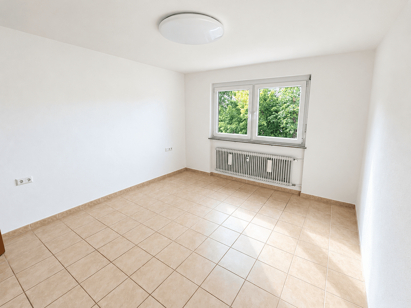 Prodej bytu 2+1 64 m², Peter-Rosegger-Straße 101, Reutlingen, Bádensko-Württembersko Prodej bytu 2+1 64 m², Peter-Rosegger-Straße 101, Reutlingen, Bádensko-Württembersko