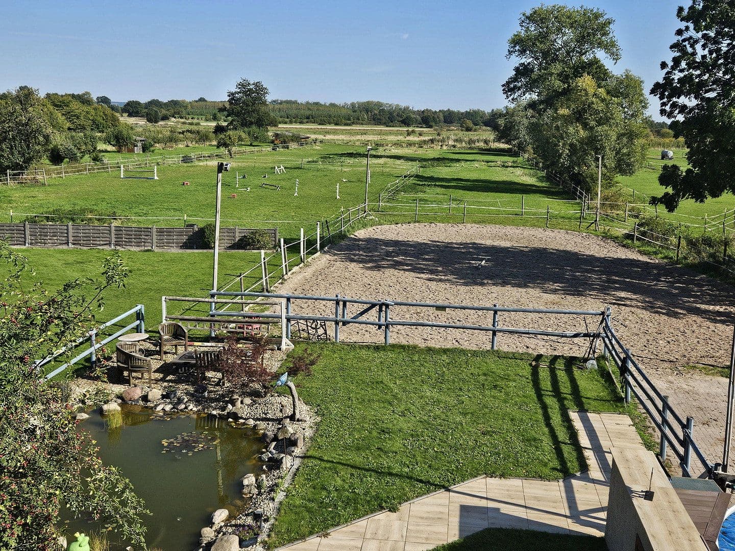 Prodej domu 193 m², pozemek 4.132 m², Drage, Dolní Sasko Prodej domu 193 m², pozemek 4.132 m², Drage, Dolní Sasko