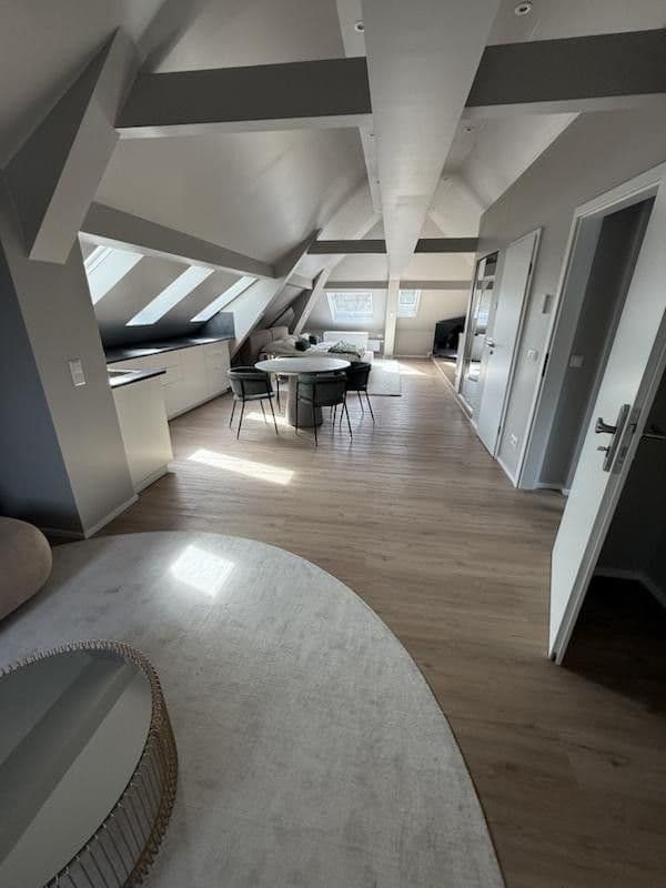 Pronájem bytu 1+1 56 m², Neckartenzlinger Str. 110, Reutlingen, Bádensko-Württembersko Pronájem bytu 1+1 56 m², Neckartenzlinger Str. 110, Reutlingen, Bádensko-Württembersko