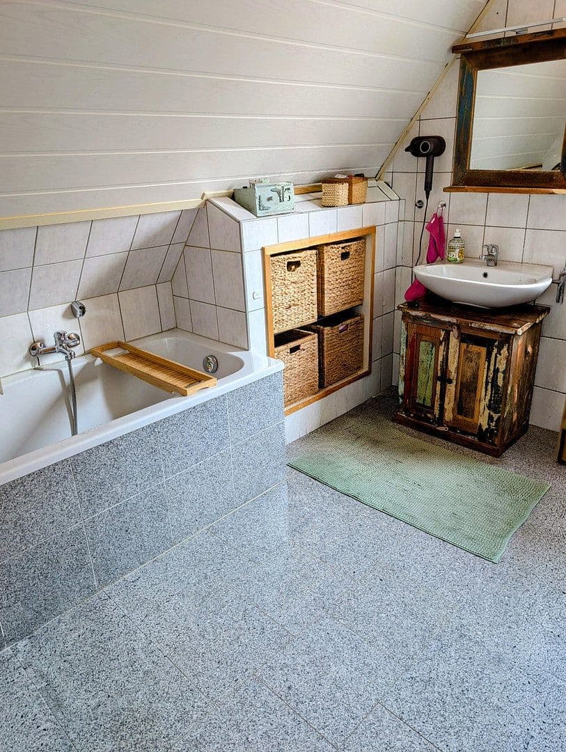Prodej domu 92 m², pozemek 228 m², Sudetenstraße 9, Stutensee, Bádensko-Württembersko Prodej domu 92 m², pozemek 228 m², Sudetenstraße 9, Stutensee, Bádensko-Württembersko
