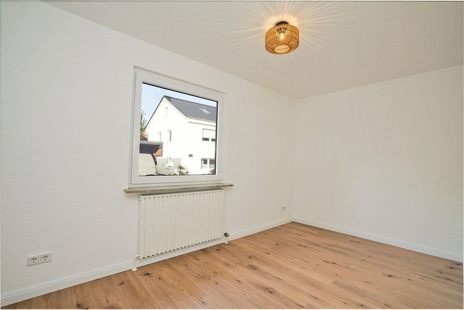 Prodej domu 149 m², pozemek 417 m², Achim, Dolní Sasko Prodej domu 149 m², pozemek 417 m², Achim, Dolní Sasko