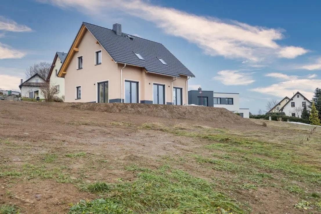 Prodej domu 125 m², pozemek 426 m², Nickelweg 19, Annaberg-Buchholz, Sasko Prodej domu 125 m², pozemek 426 m², Nickelweg 19, Annaberg-Buchholz, Sasko