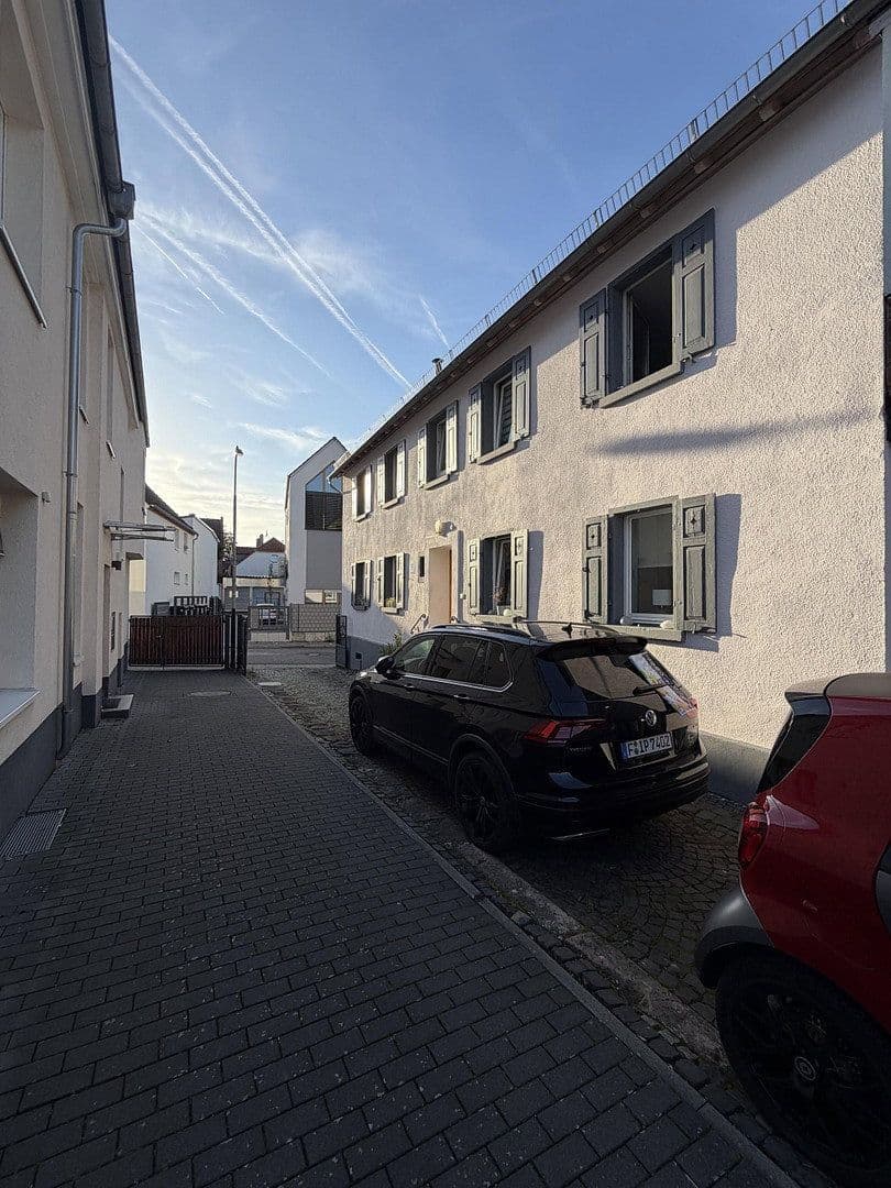 Prodej domu 158 m², pozemek 410 m², Homburger Landstrasse 186, Frankfurt, Hessen Prodej domu 158 m², pozemek 410 m², Homburger Landstrasse 186, Frankfurt, Hessen