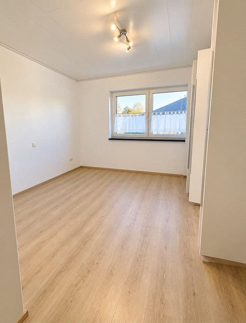 Pronájem bytu 4+1 130 m², Erlangen, Bavorsko Pronájem bytu 4+1 130 m², Erlangen, Bavorsko