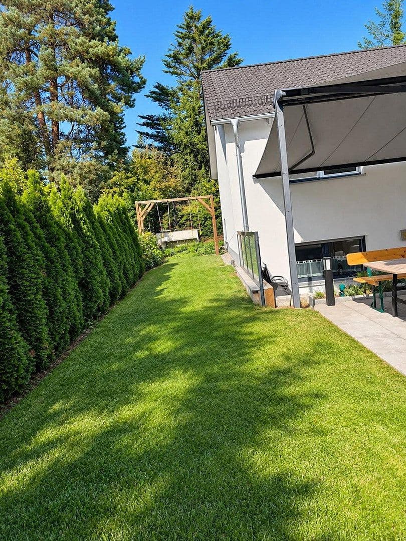 Pronájem bytu 4+1 130 m², Erlangen, Bavorsko Pronájem bytu 4+1 130 m², Erlangen, Bavorsko