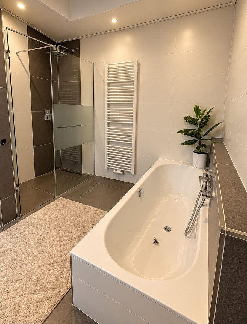 Pronájem bytu 4+1 130 m², Erlangen, Bavorsko Pronájem bytu 4+1 130 m², Erlangen, Bavorsko