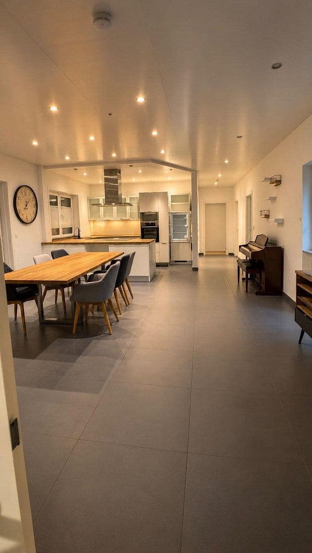 Pronájem bytu 4+1 130 m², Erlangen, Bavorsko Pronájem bytu 4+1 130 m², Erlangen, Bavorsko