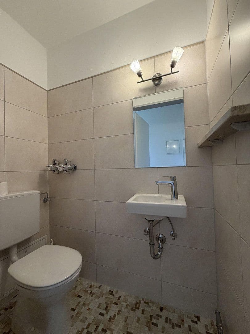 Pronájem bytu 3+1 90 m², Schwarzenbergstrasse 13, Rosenheim/ Pang, Bavorsko Pronájem bytu 3+1 90 m², Schwarzenbergstrasse 13, Rosenheim/ Pang, Bavorsko