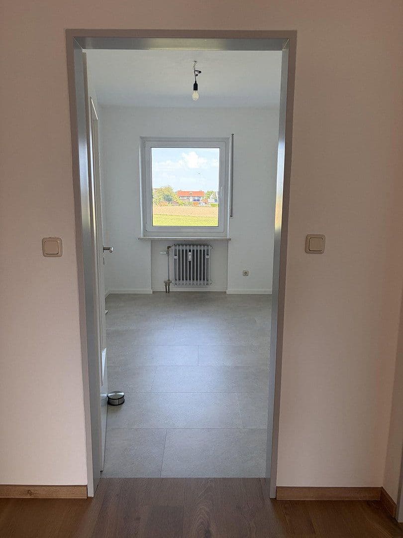 Pronájem bytu 3+1 90 m², Schwarzenbergstrasse 13, Rosenheim/ Pang, Bavorsko Pronájem bytu 3+1 90 m², Schwarzenbergstrasse 13, Rosenheim/ Pang, Bavorsko