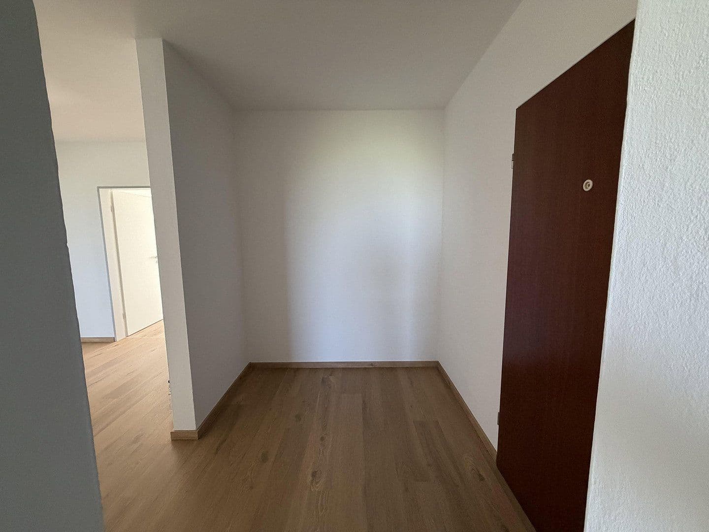 Pronájem bytu 3+1 90 m², Schwarzenbergstrasse 13, Rosenheim/ Pang, Bavorsko Pronájem bytu 3+1 90 m², Schwarzenbergstrasse 13, Rosenheim/ Pang, Bavorsko