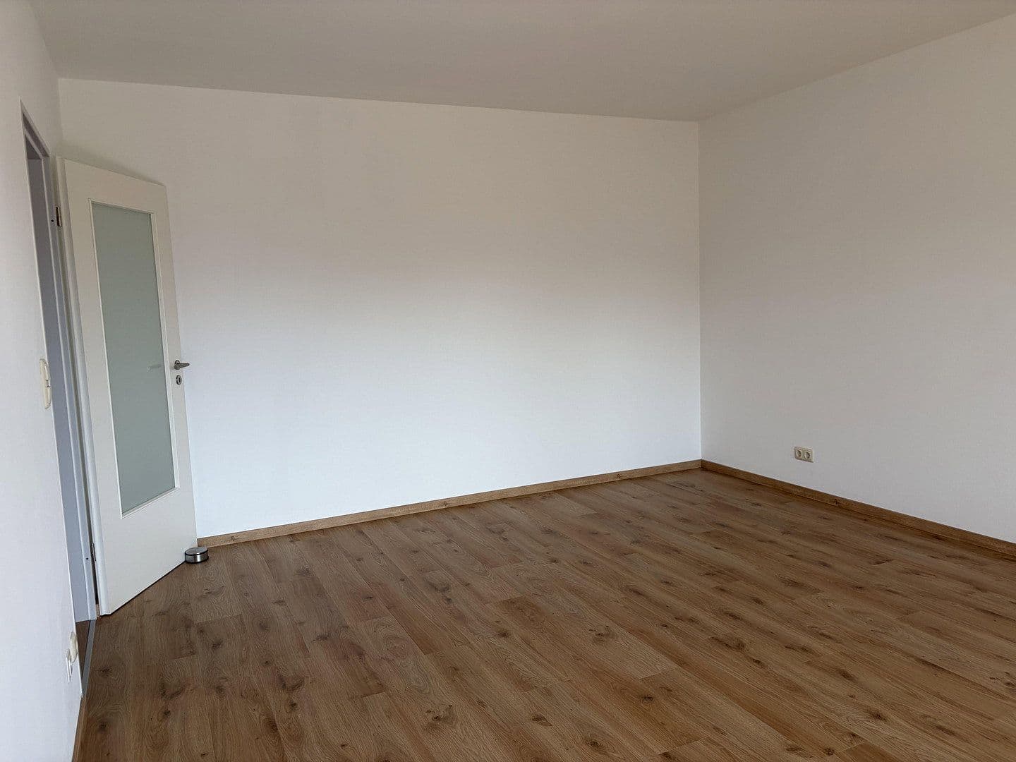Pronájem bytu 3+1 90 m², Schwarzenbergstrasse 13, Rosenheim/ Pang, Bavorsko Pronájem bytu 3+1 90 m², Schwarzenbergstrasse 13, Rosenheim/ Pang, Bavorsko