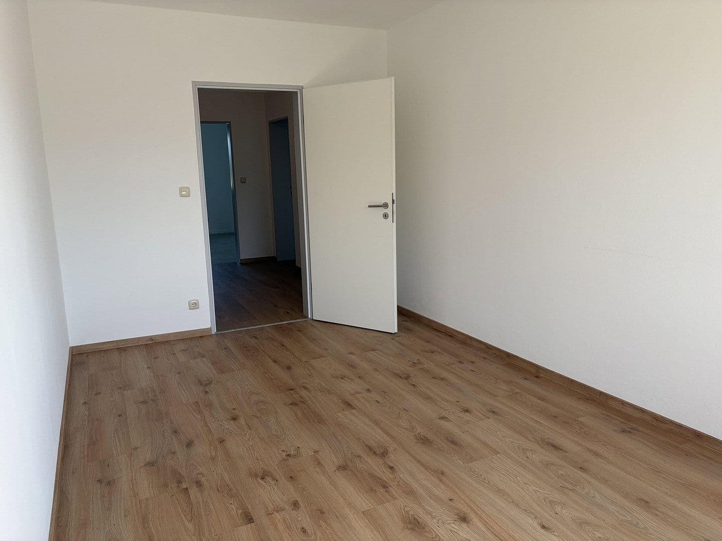 Pronájem bytu 3+1 90 m², Schwarzenbergstrasse 13, Rosenheim/ Pang, Bavorsko Pronájem bytu 3+1 90 m², Schwarzenbergstrasse 13, Rosenheim/ Pang, Bavorsko