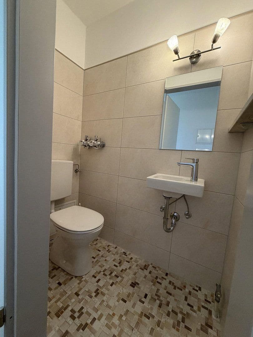 Pronájem bytu 3+1 90 m², Schwarzenbergstrasse 13, Rosenheim/ Pang, Bavorsko Pronájem bytu 3+1 90 m², Schwarzenbergstrasse 13, Rosenheim/ Pang, Bavorsko