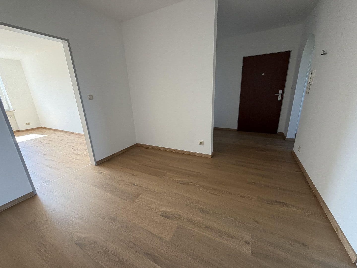 Pronájem bytu 3+1 90 m², Schwarzenbergstrasse 13, Rosenheim/ Pang, Bavorsko Pronájem bytu 3+1 90 m², Schwarzenbergstrasse 13, Rosenheim/ Pang, Bavorsko