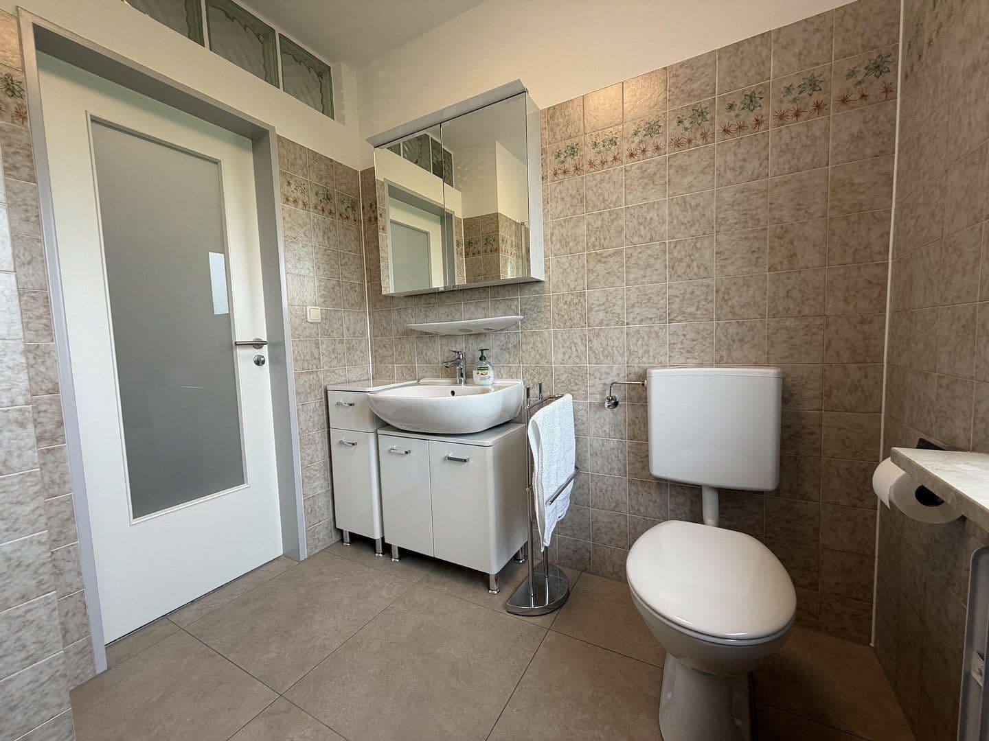 Pronájem bytu 3+1 90 m², Schwarzenbergstrasse 13, Rosenheim/ Pang, Bavorsko Pronájem bytu 3+1 90 m², Schwarzenbergstrasse 13, Rosenheim/ Pang, Bavorsko
