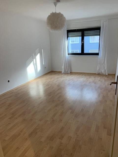 Prodej domu 680 m², pozemek 216 m², Mannheim, Bádensko-Württembersko Prodej domu 680 m², pozemek 216 m², Mannheim, Bádensko-Württembersko