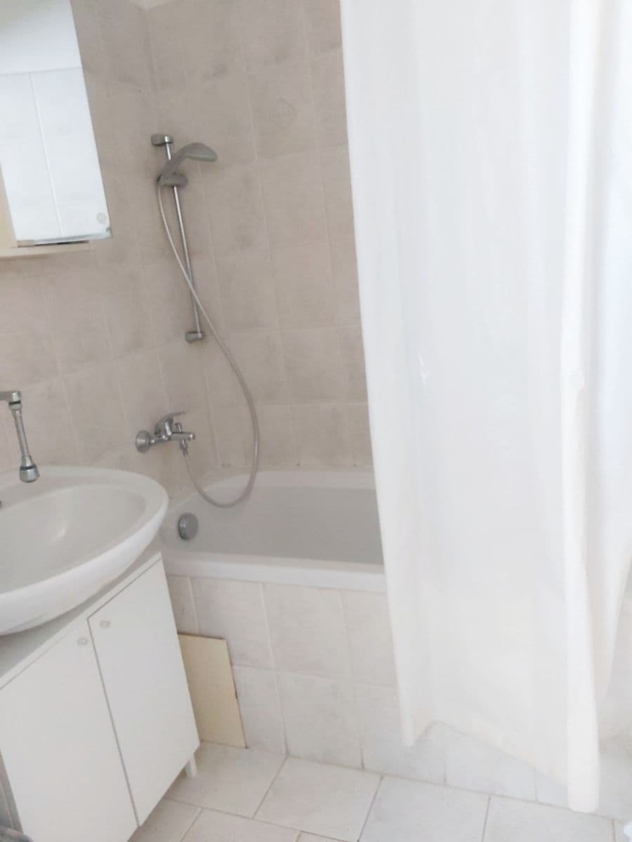 Pronájem bytu 2+1 53 m², Gagarinova, Liberec, Liberecký kraj Pronájem bytu 2+1 53 m², Gagarinova, Liberec, Liberecký kraj