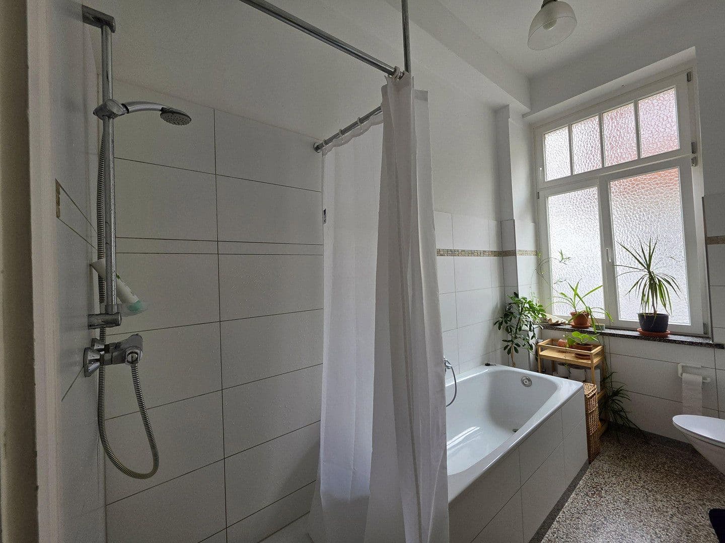 Pronájem bytu 3+1 109 m², Baurat-Gerber-Straße 18, Göttingen, Dolní Sasko Pronájem bytu 3+1 109 m², Baurat-Gerber-Straße 18, Göttingen, Dolní Sasko