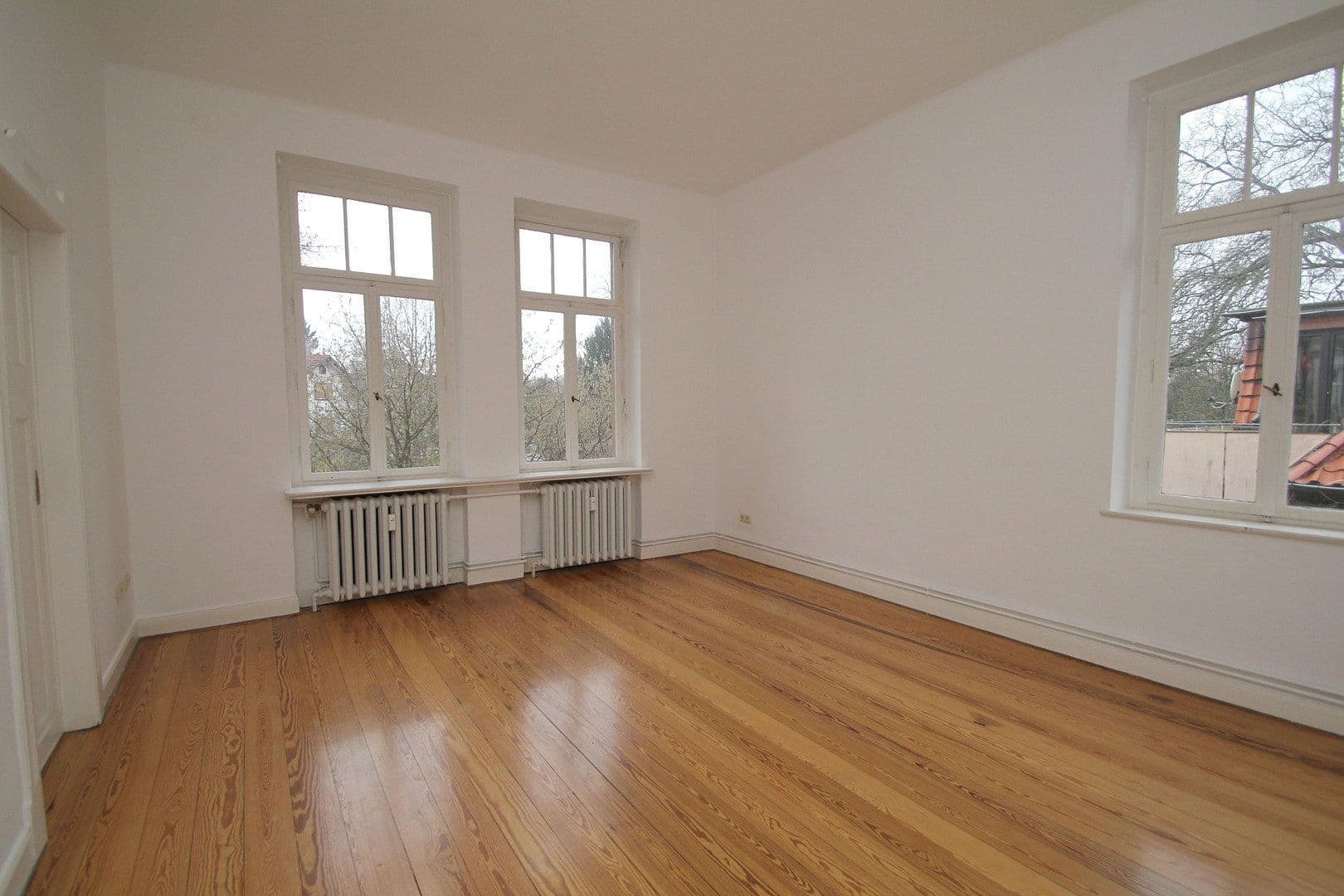 Pronájem bytu 3+1 109 m², Baurat-Gerber-Straße 18, Göttingen, Dolní Sasko Pronájem bytu 3+1 109 m², Baurat-Gerber-Straße 18, Göttingen, Dolní Sasko