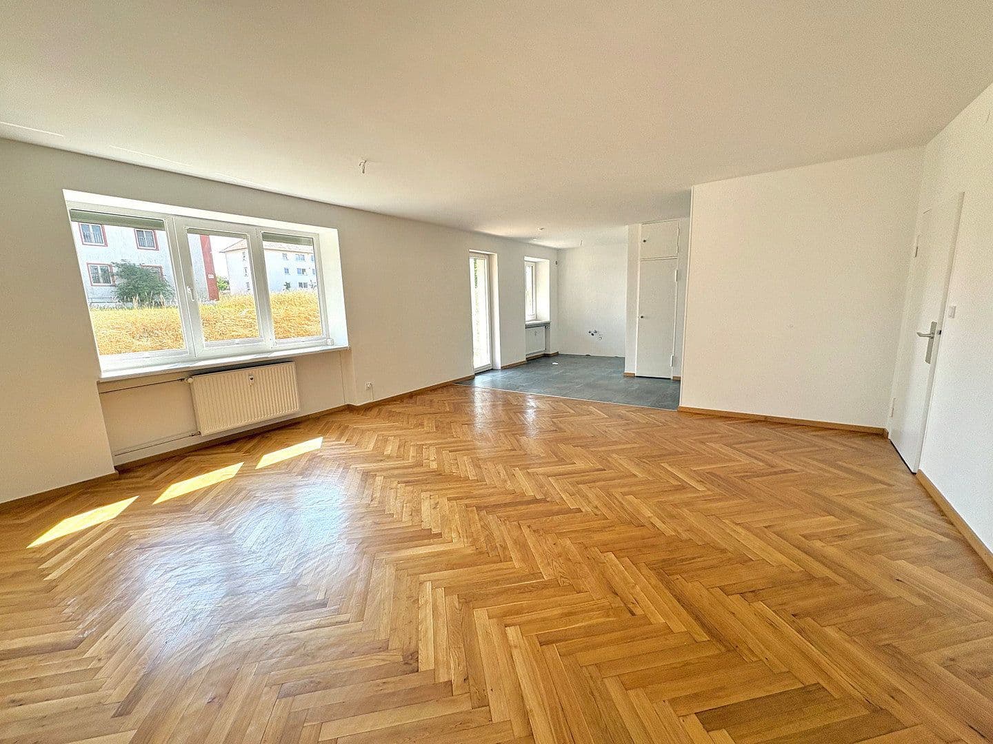 Pronájem bytu 3+1 100 m², Levi-Strauss Straße 9, Kitzingen, Bavorsko Pronájem bytu 3+1 100 m², Levi-Strauss Straße 9, Kitzingen, Bavorsko