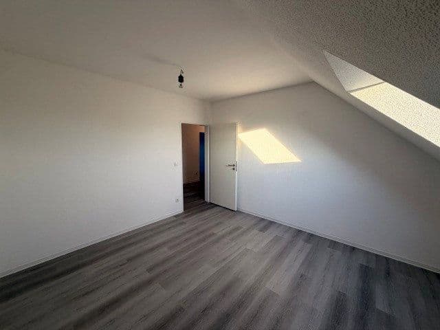 Pronájem bytu 4+1 85 m², Vallendar, Porýní-Falc Pronájem bytu 4+1 85 m², Vallendar, Porýní-Falc