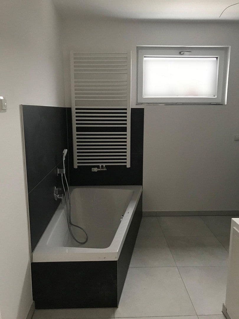 Pronájem domu 174 m², pozemek 219 m², Ebermannstadt, Bavorsko Pronájem domu 174 m², pozemek 219 m², Ebermannstadt, Bavorsko